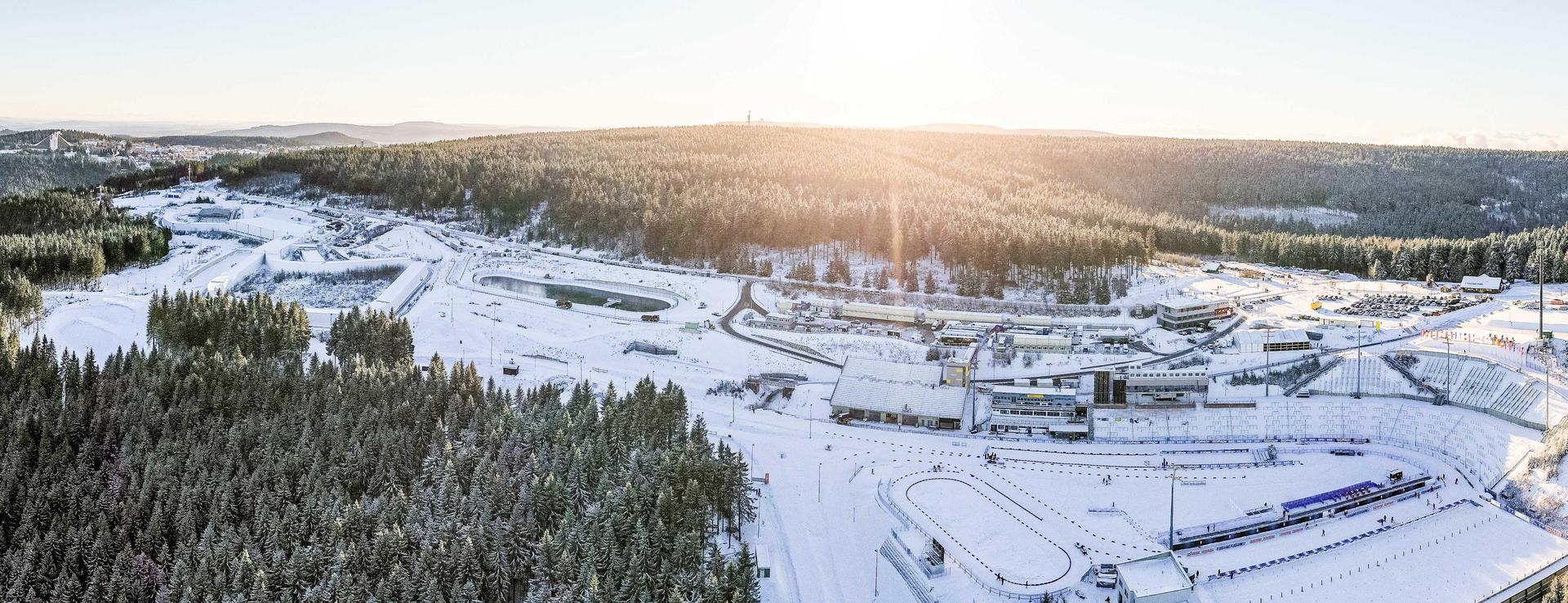 Im Zuge einer klimaneutralen Energieversorgung werden die Oberhofer Wintersportstätten sukzessive energetisch ertüchtigt. Foto: Christian Heilwagen
