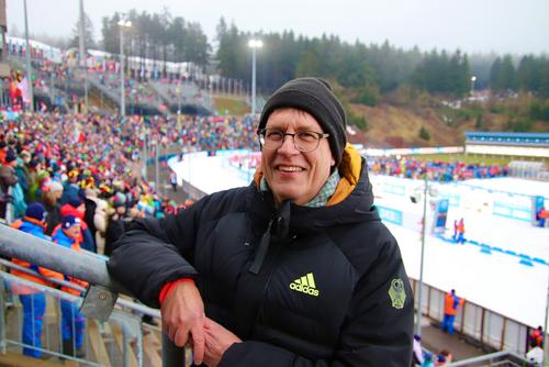 DOSB-Präsident Thomas Weikert zeigt sich von der Atmosphäre in der ARENA am Rennsteig begeistert. Foto: Ronny Knoll
