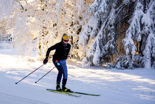 In ihrem Element: Skilangläuferin Lisa Lohmann (WSV Oberhof) während des Trainings auf den Höhen des Thüringer Waldes. Foto: Christian Heilwagen